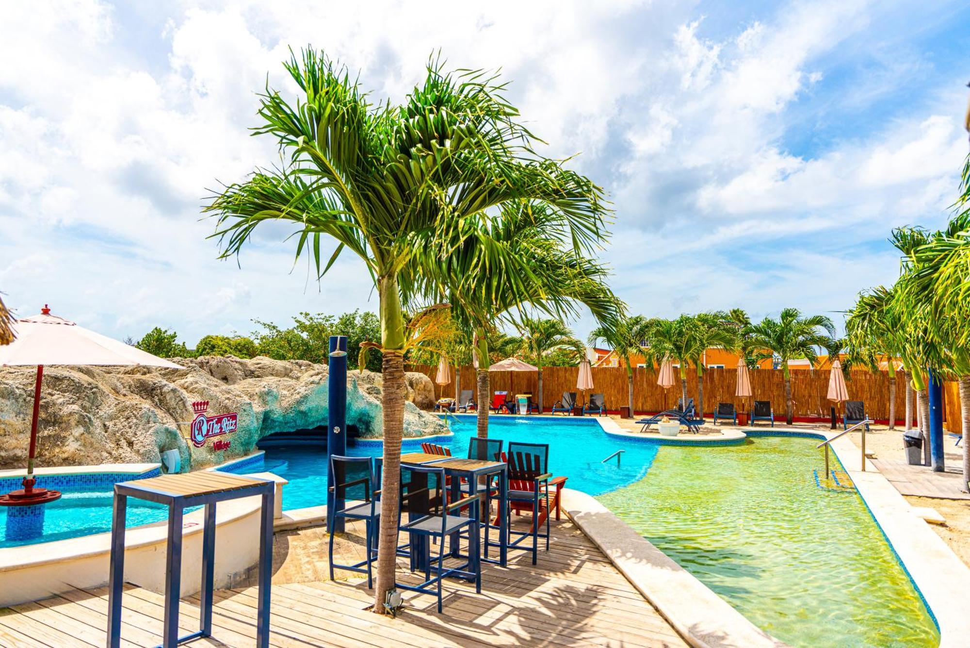 The Ritz Village (Adults Only) Вилемстад Екстериор снимка