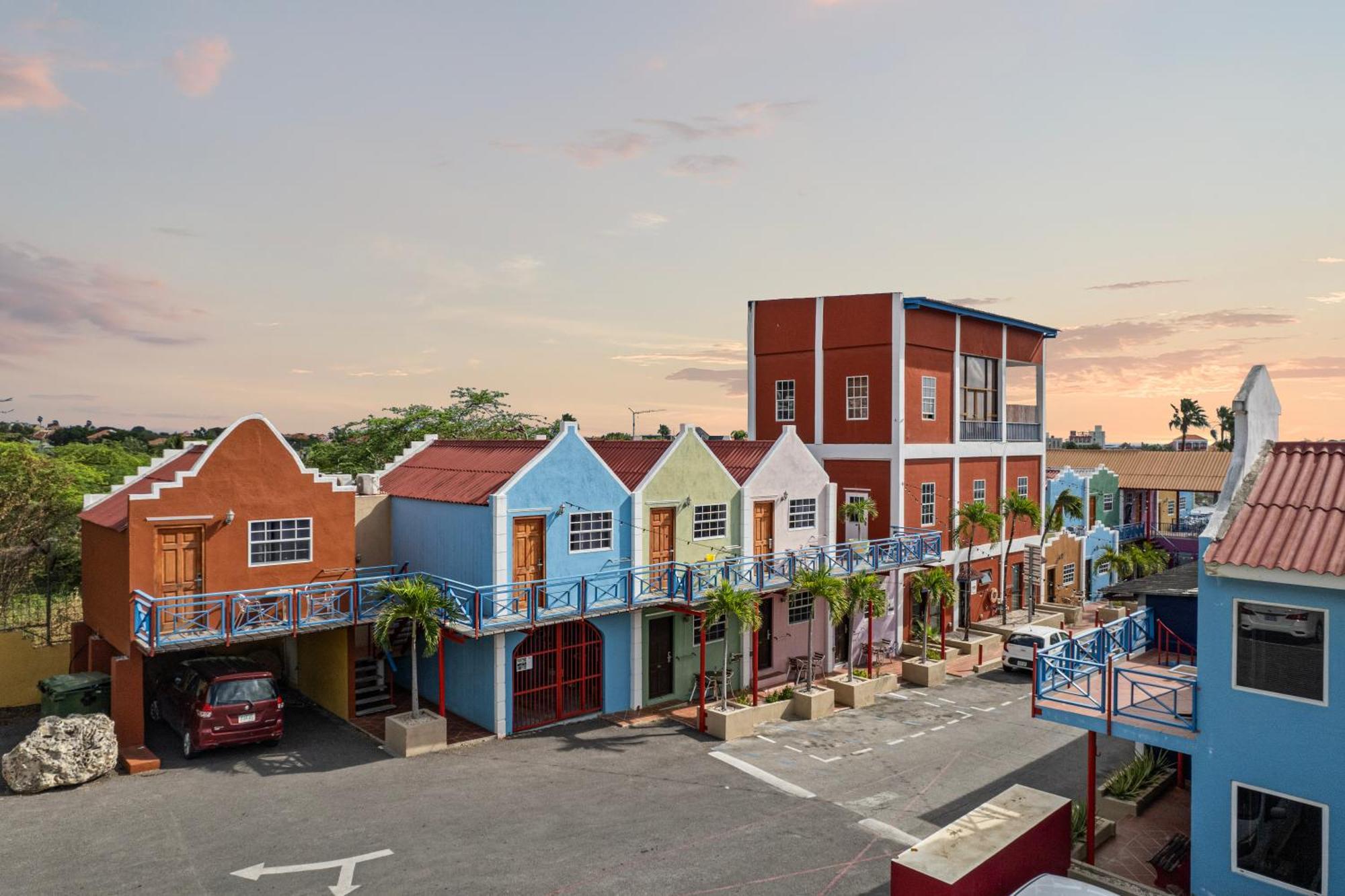 The Ritz Village (Adults Only) Вилемстад Екстериор снимка