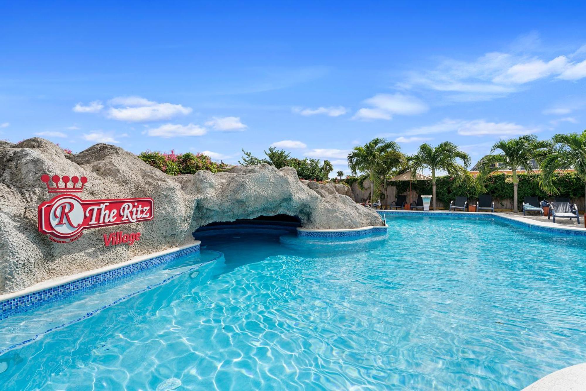 The Ritz Village (Adults Only) Вилемстад Екстериор снимка